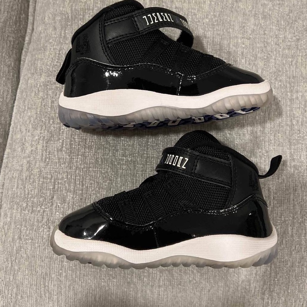 Nike Jordan 11 Infant SpaceJam size 7